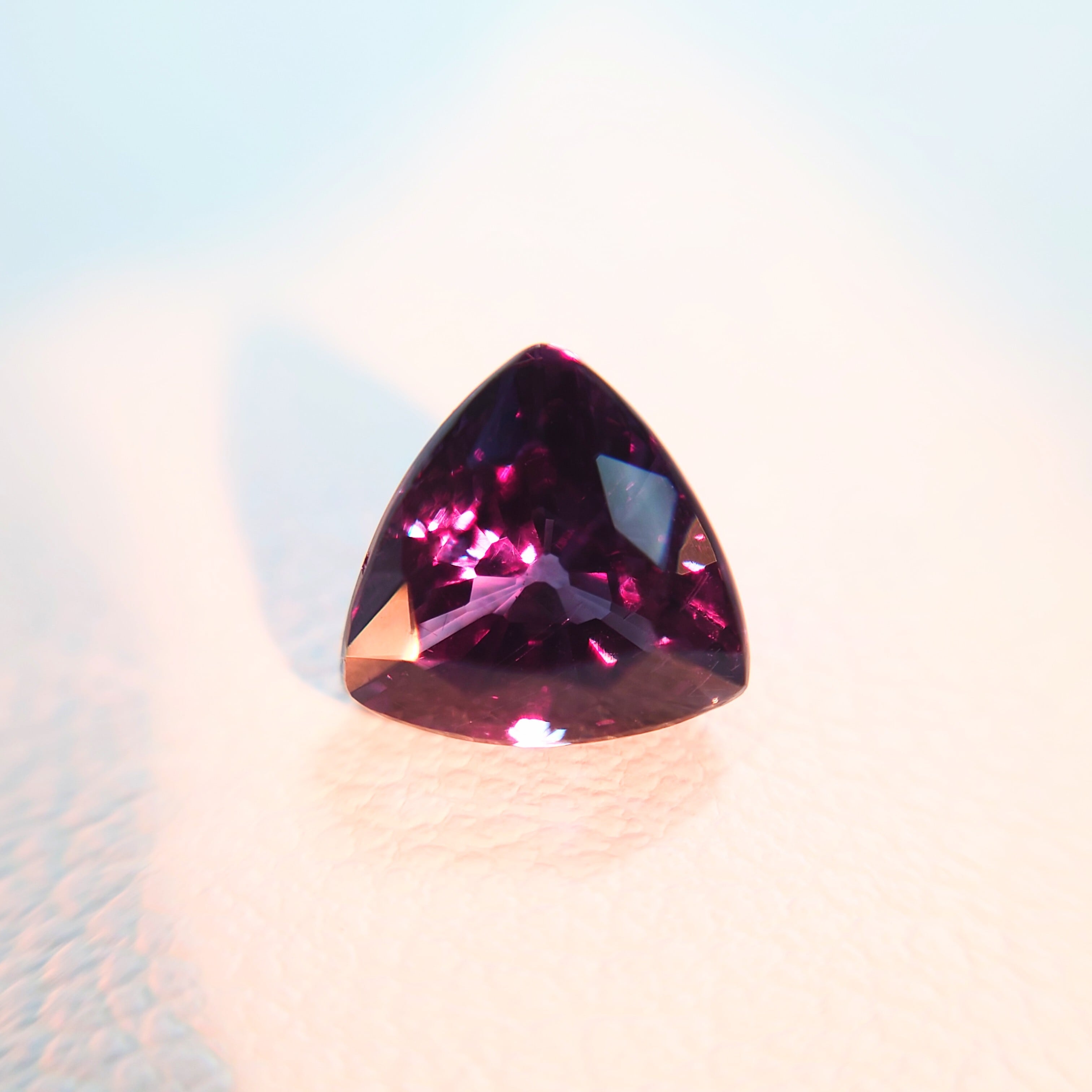 希少 Bekily Blue Garnet color change type 1.706ct JGGLソ付 ルース