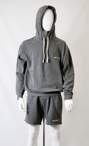 ガーメントダイフードスウェット