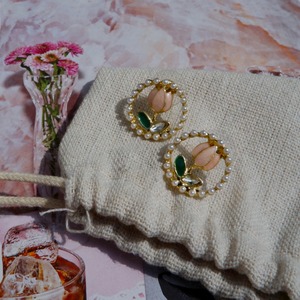 チューリップのピアス (azul-35)