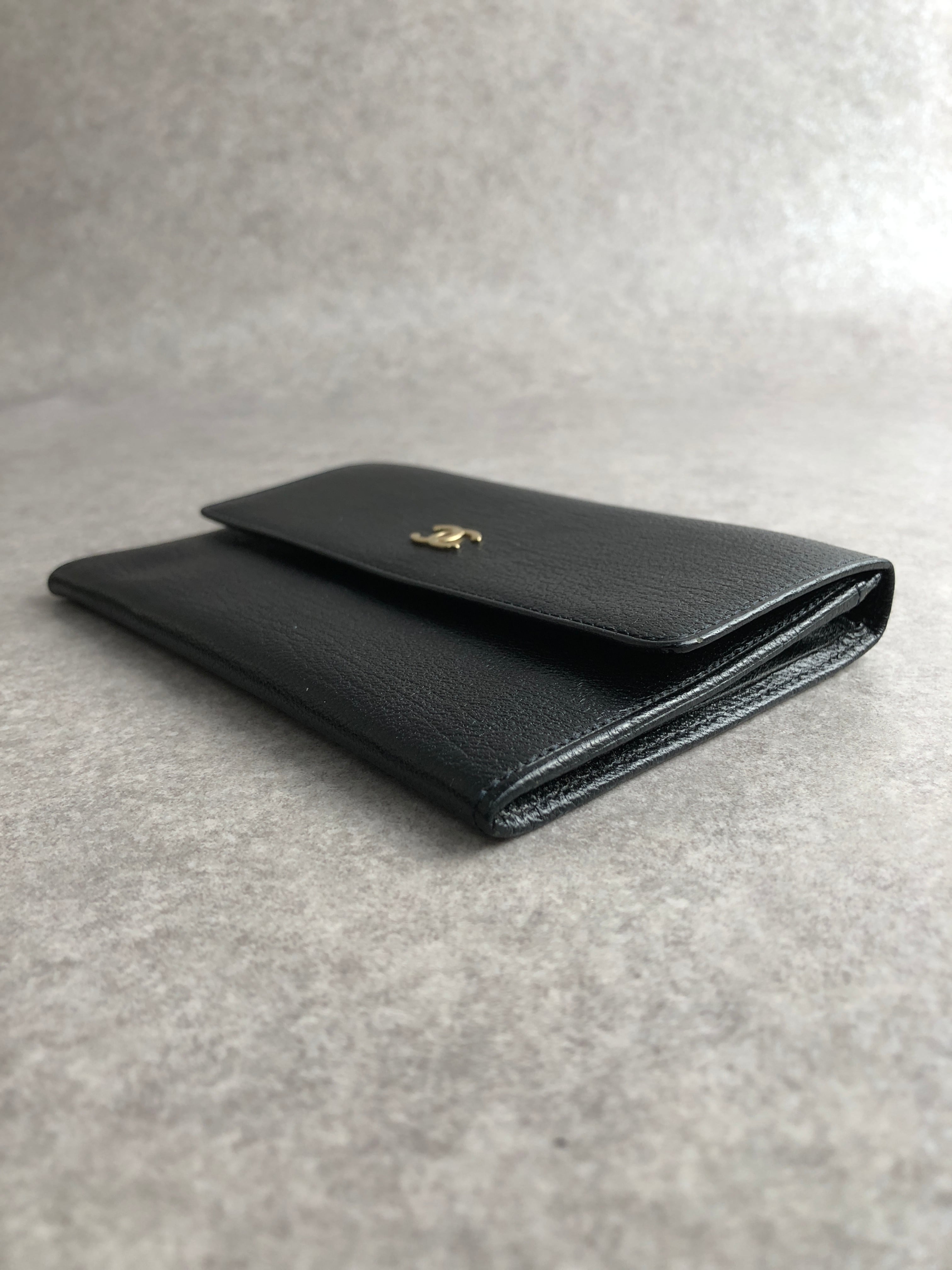 【シャネル二つ折財布】CHANEL WALLWT BLACK ヴィンテージ修理済 CHANEL シャネル 財布 ブラック ココマーク レザー 二つ折り vintage