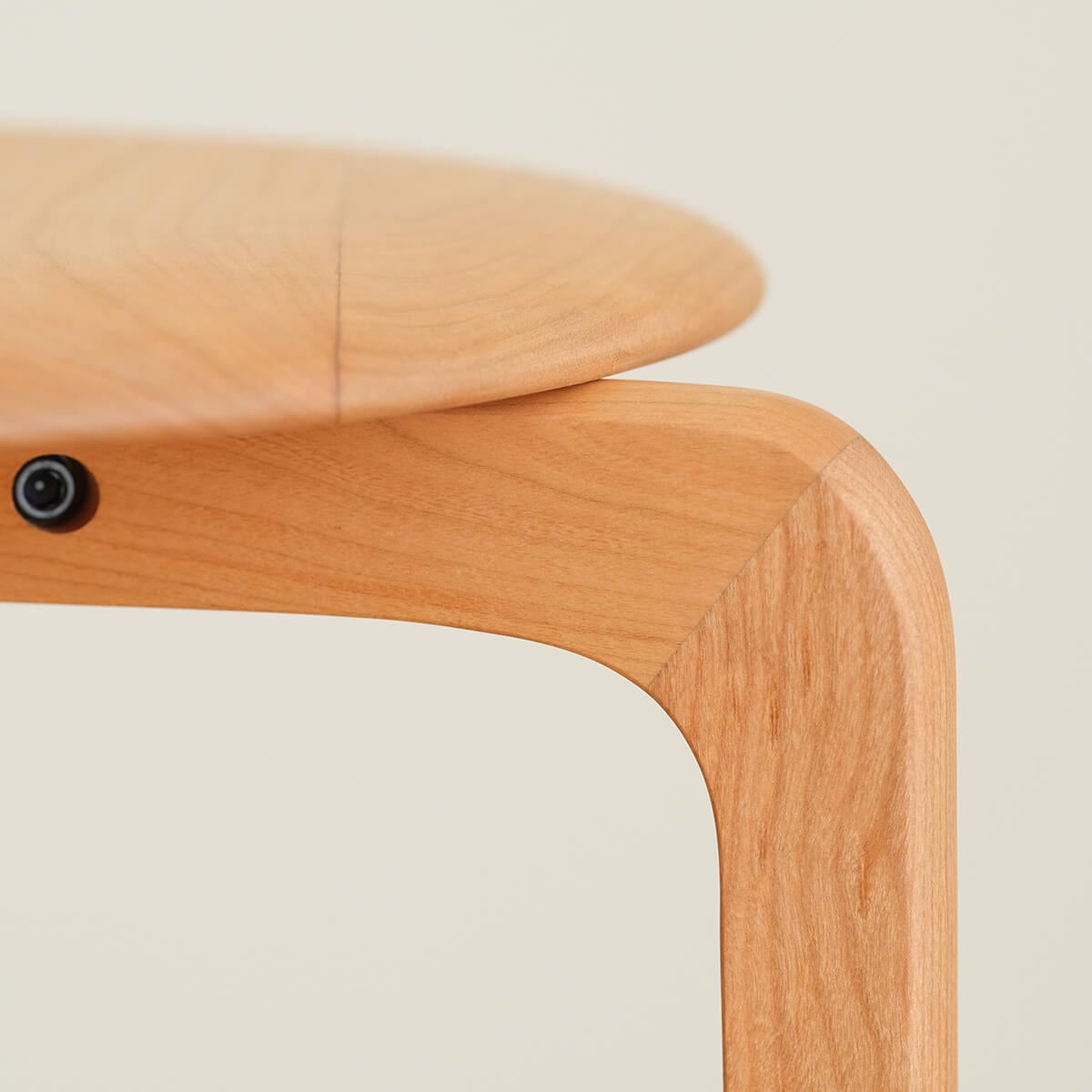 DENTO LISCO STOOL 3本脚 チェリー | Have Fun Furniture