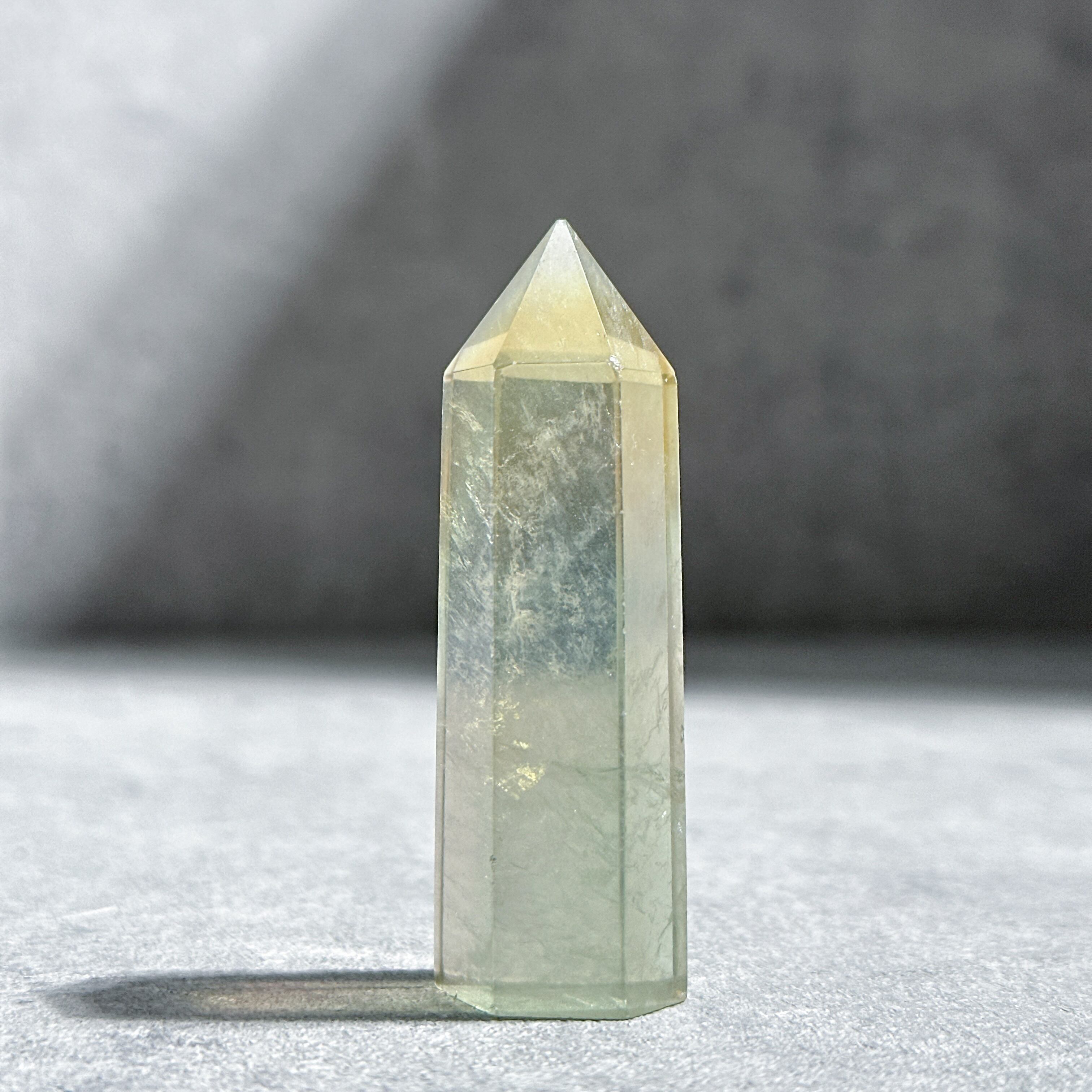 レインボーフローライト タワー型84◇ Rainbow Fluorite ◇天然石