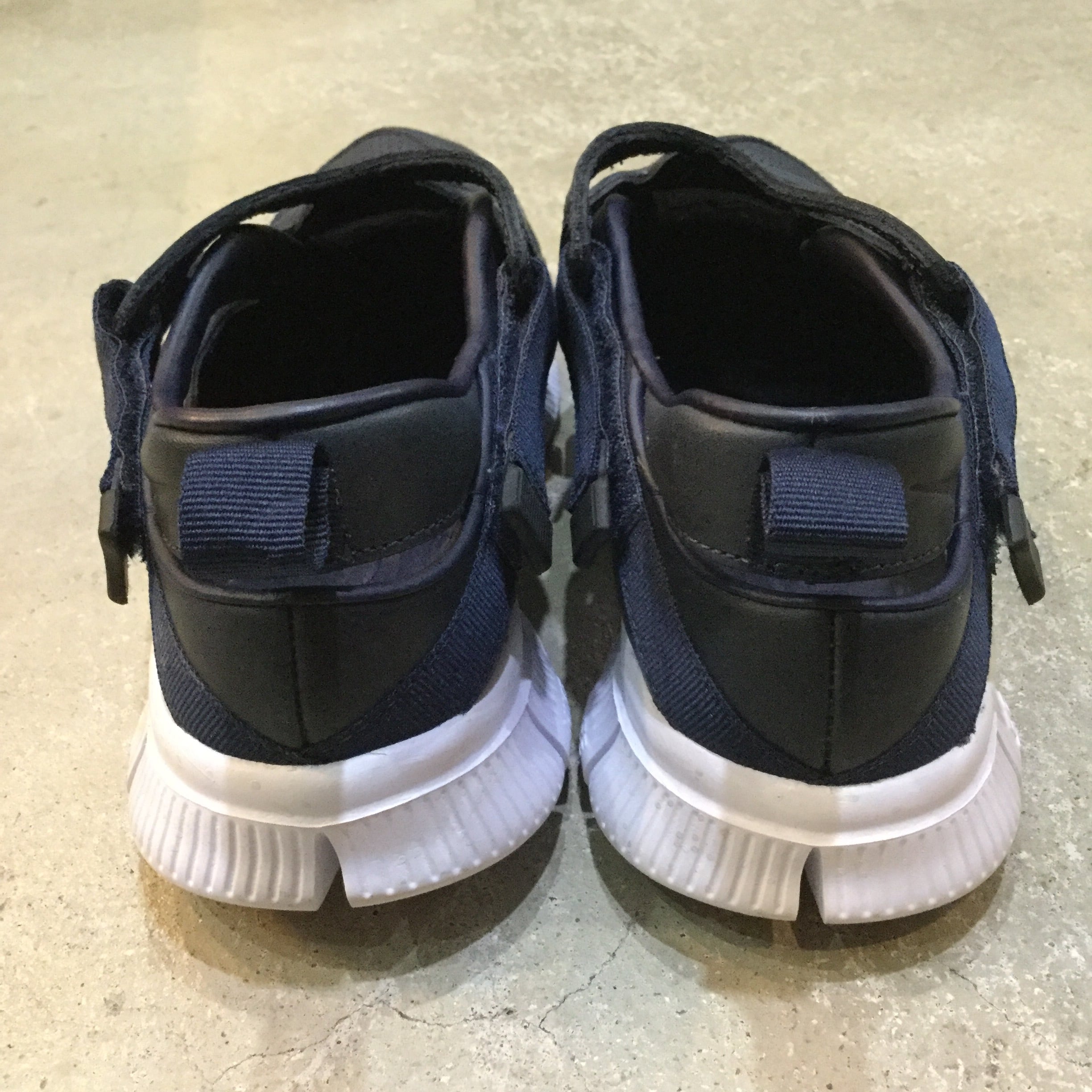 送料無料』新品未使用 NIKE フリー ハラチ カーニヴォ ネイビー 送料無料』新品未使用 NIKE フリー ハラチ カーニヴォ ネイビー
