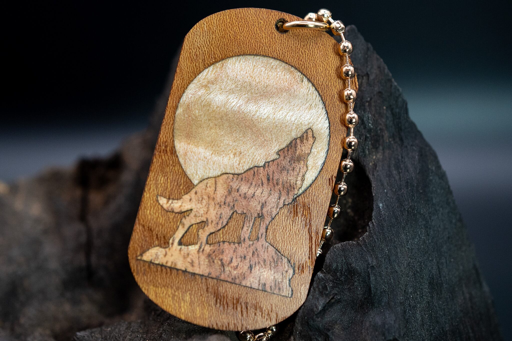 【日本を代表する巨木】欅(ケヤキ) ドッグタグ 象嵌 月と狼