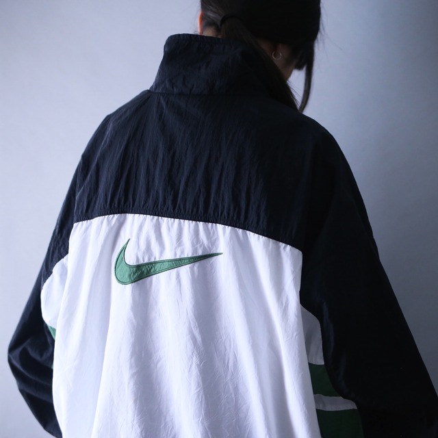 "NIKE" 刺繍 front and back logo design XXL over silhouette nylon blouson