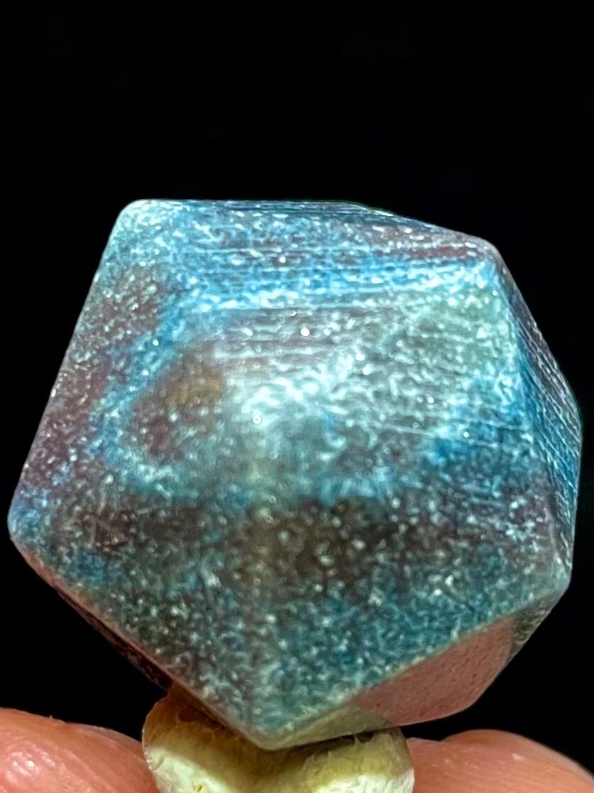 1) 妖精の石「トロレアイトinクオーツ」多面体