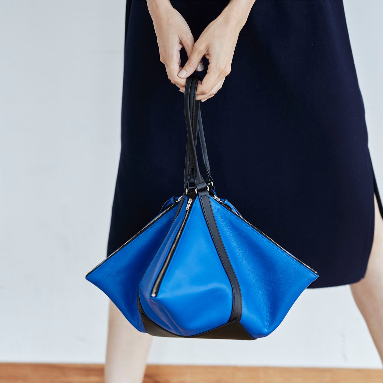 "MOCCO" HAND BAG - BLUE