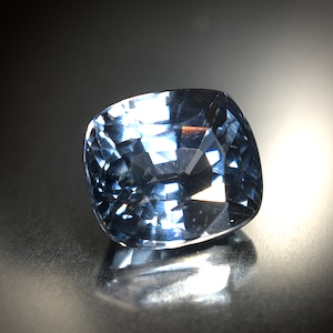 ”Steel Blue” 1.7ct UP 天然グレイッシュブルー スピネル