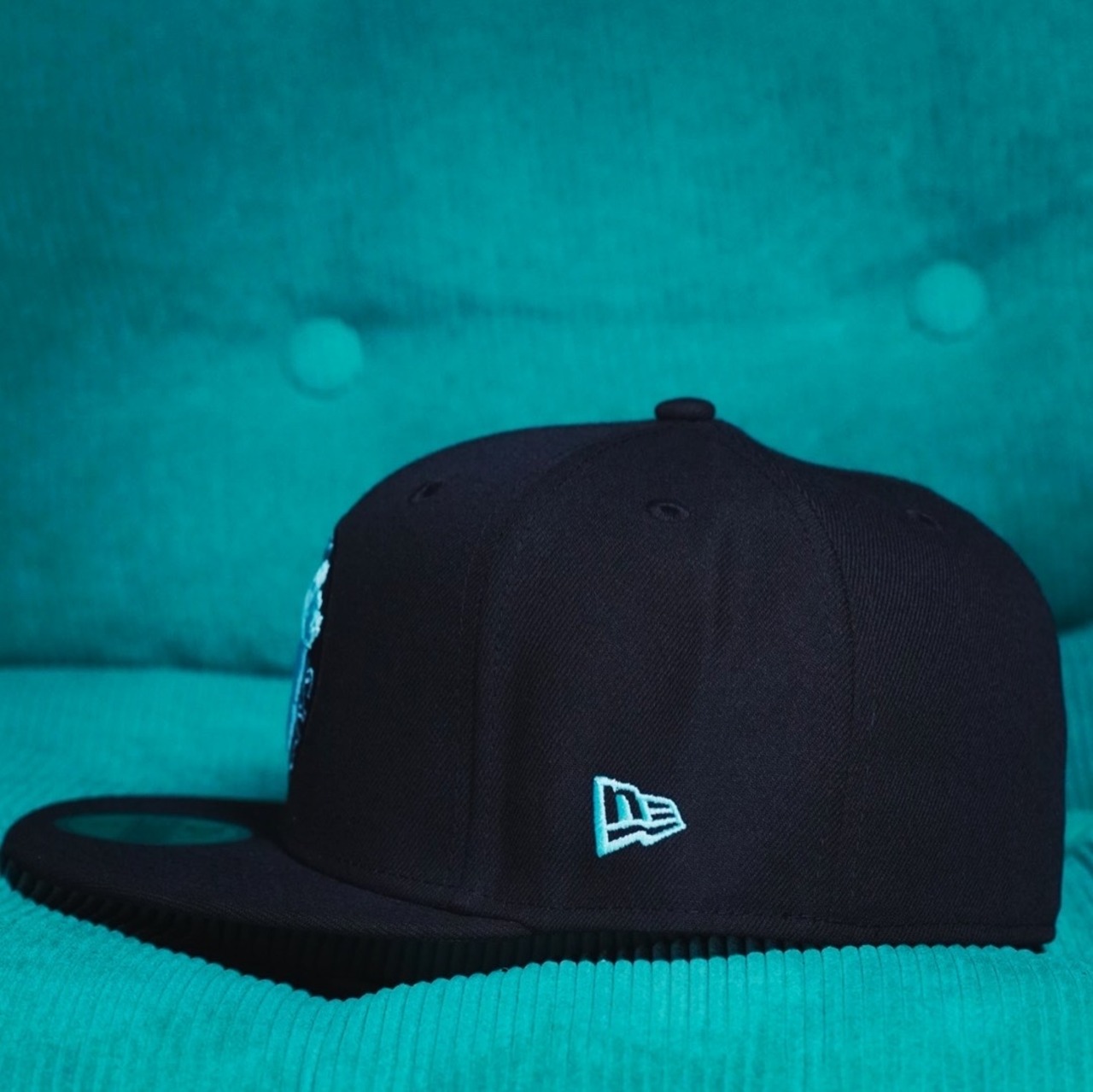 【gifthat別注】NEW ERA 59FIFTY/5950 TORJAYCO  BLACK SEAGLASS