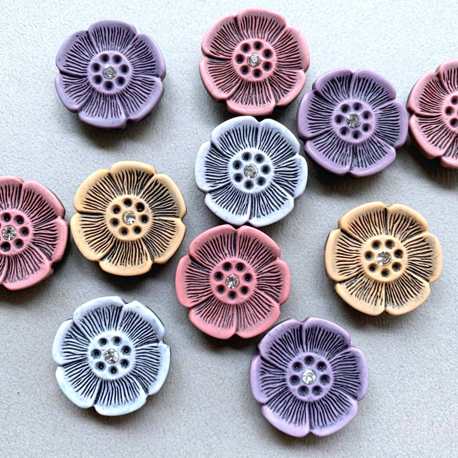 可愛いクリスマスツリーやギフトが お花ボタン 各種パーツ