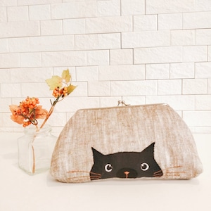 がま口ポーチ コットンツィード ライトブラウン お顔半分黒猫さん