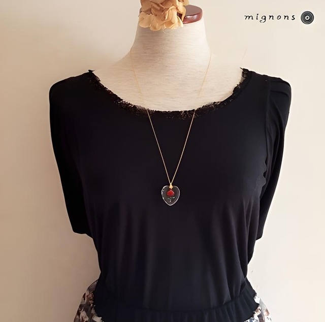 西ドイツヴィンテージ！薔薇ハートのロングネックレス　金アレ対応