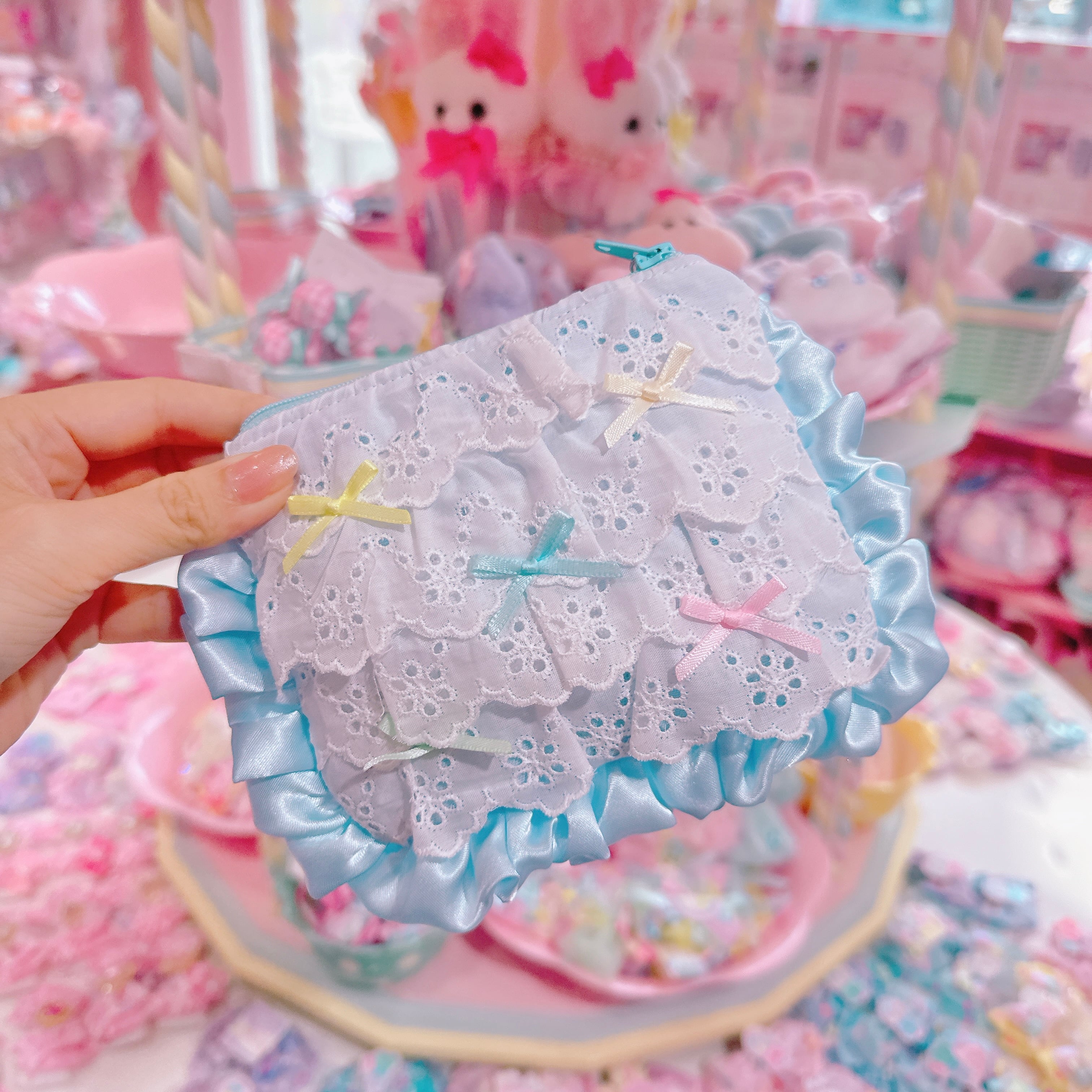 【E3】94-8コットンレース＆サテンフリルミニポーチ