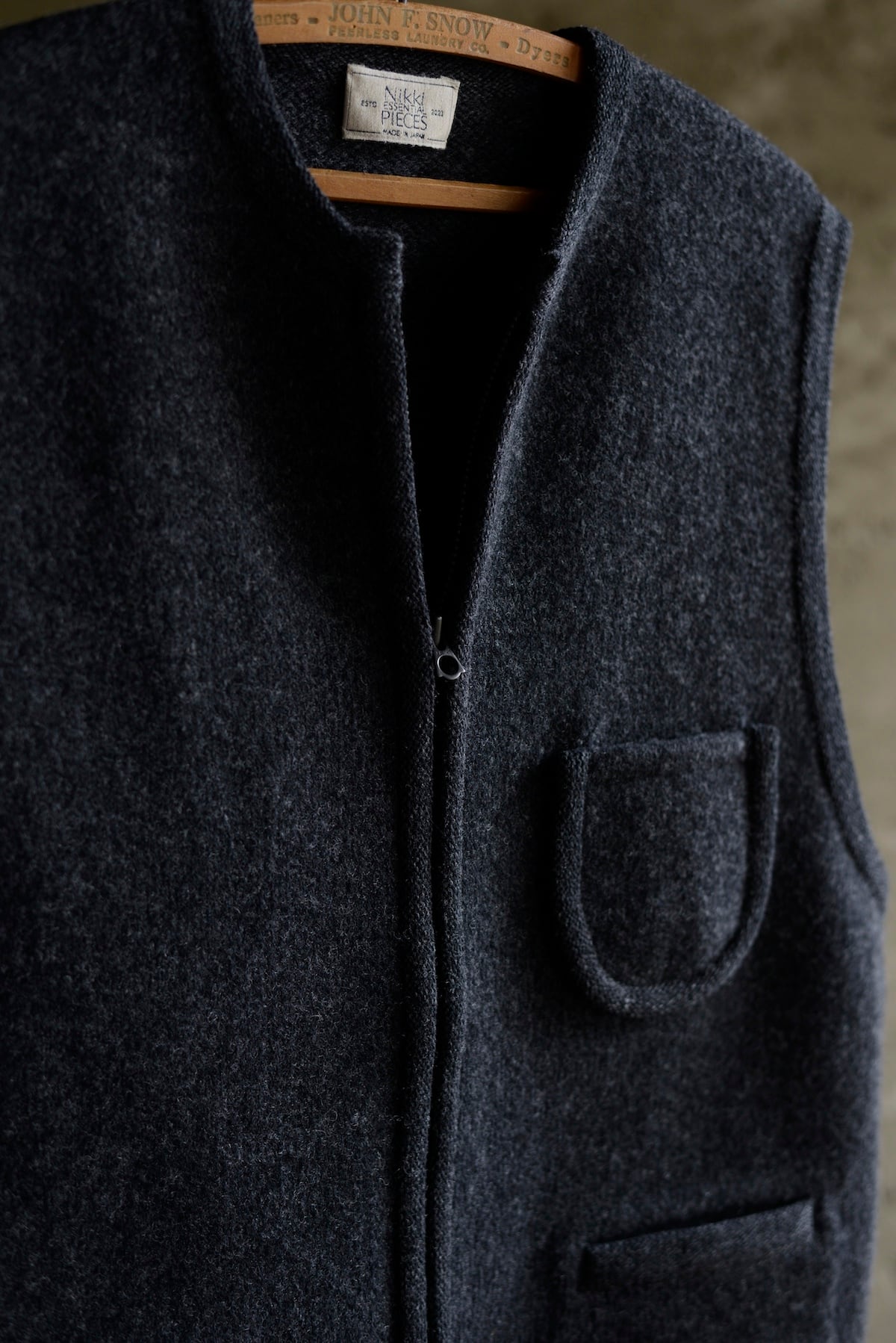 Nikki ESSENTIAL PIECES / wool cashmere mix felting crew neck zip