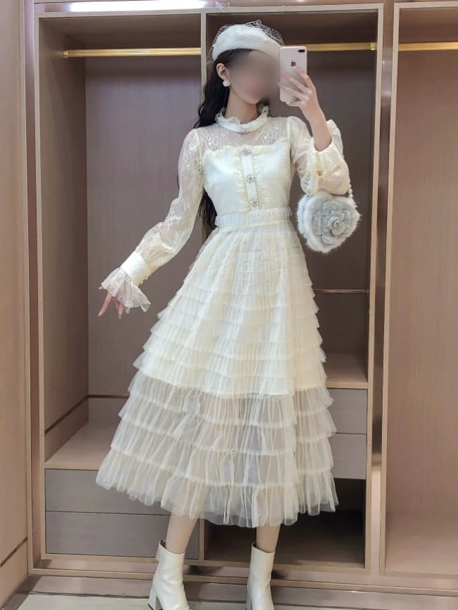 レースとチュールが彩る、上質ホワイトワンピース【お呼ばれ・特別な日
