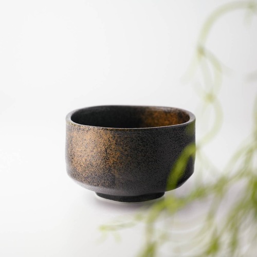 抹茶茶碗 黒砂吹き　日本製/美濃焼