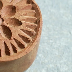 置いておくだけで素敵な、木のぬくもり感じるお菓子の型
