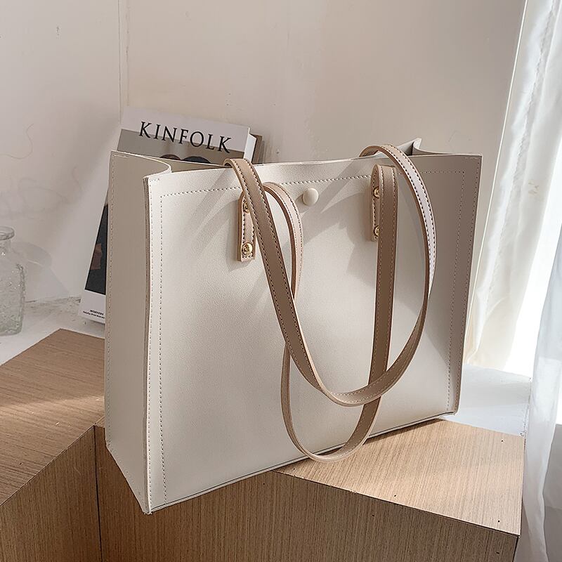 レッド トートバッグ Tiancai_Wing_Bag97740591659