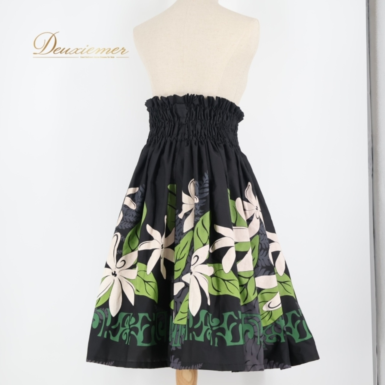 フラダンス 衣装 パウスカート ブラック系 ハワイアンプリント アロハ フラワープリント シングル スカート かわいい おしゃれ 大人っぽい 上品 かっこいい ホワイト系 グリーン系 グレイ系 黒 白 緑 黄緑 灰色 フラ ダンス ブラック お花 大人 おしゃれなスカート