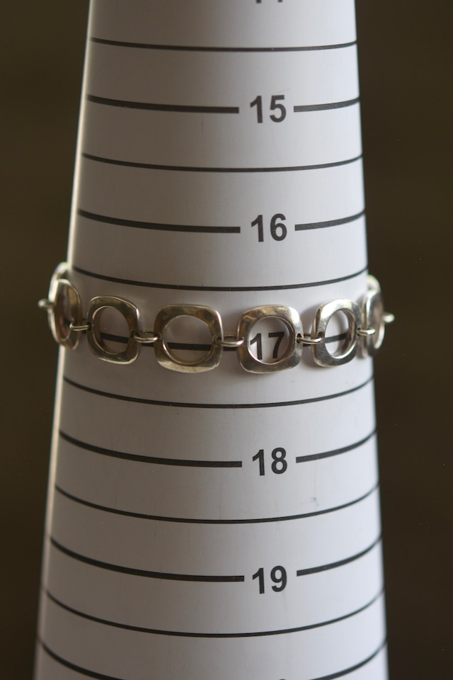 IORI/"Tiffany & Co." bracelet/square cushion