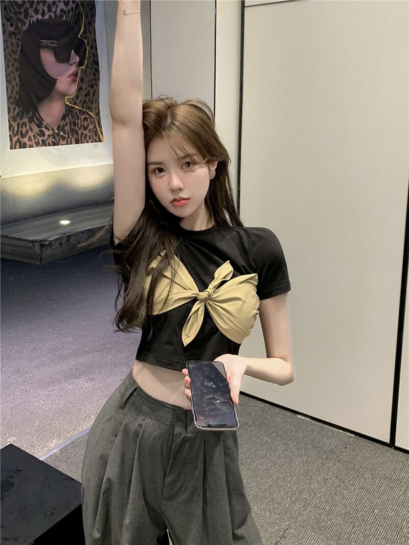 Tシャツ サマー薄手ショートクロップドハイウェストウェストブラックトップス リボン 夏物 ブラックストロベリース75909460516