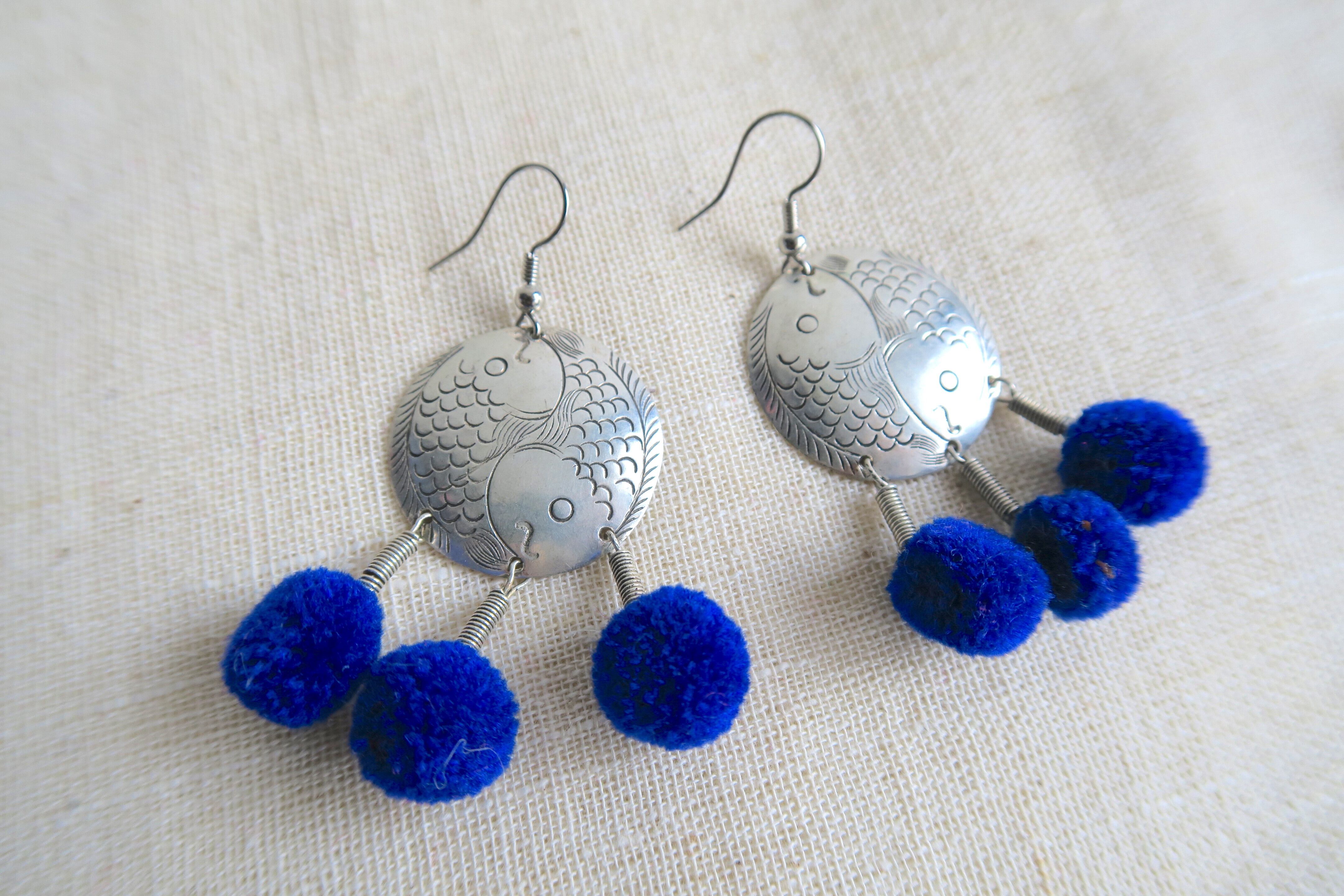 シルバー&ポンポンピアス(ブルー)