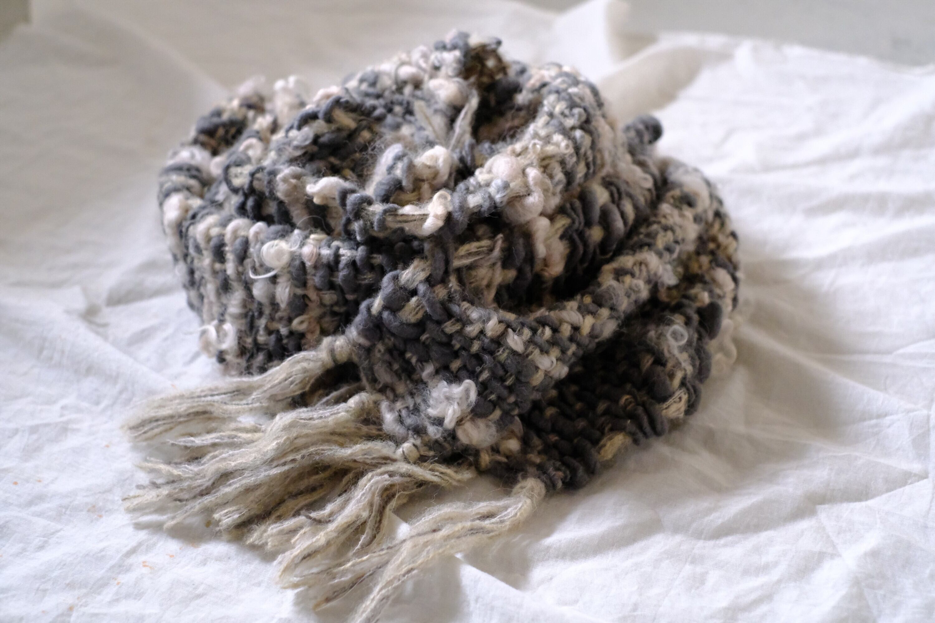 手紡ぎ糸のマフラー　o-0539