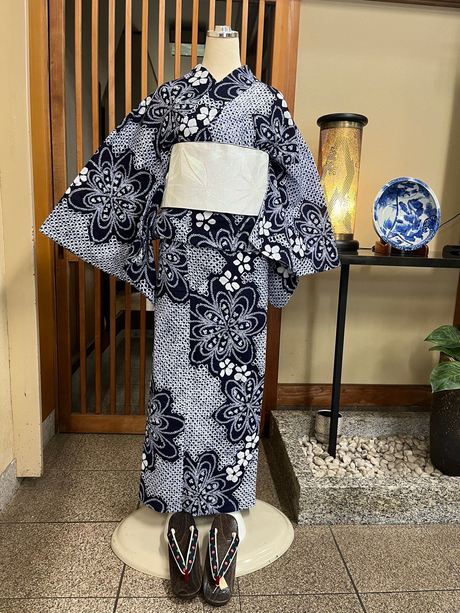 浴衣 有松絞り バチ衿 紺 花 流水文 身丈153cm 取りだし 夏 仕立て 