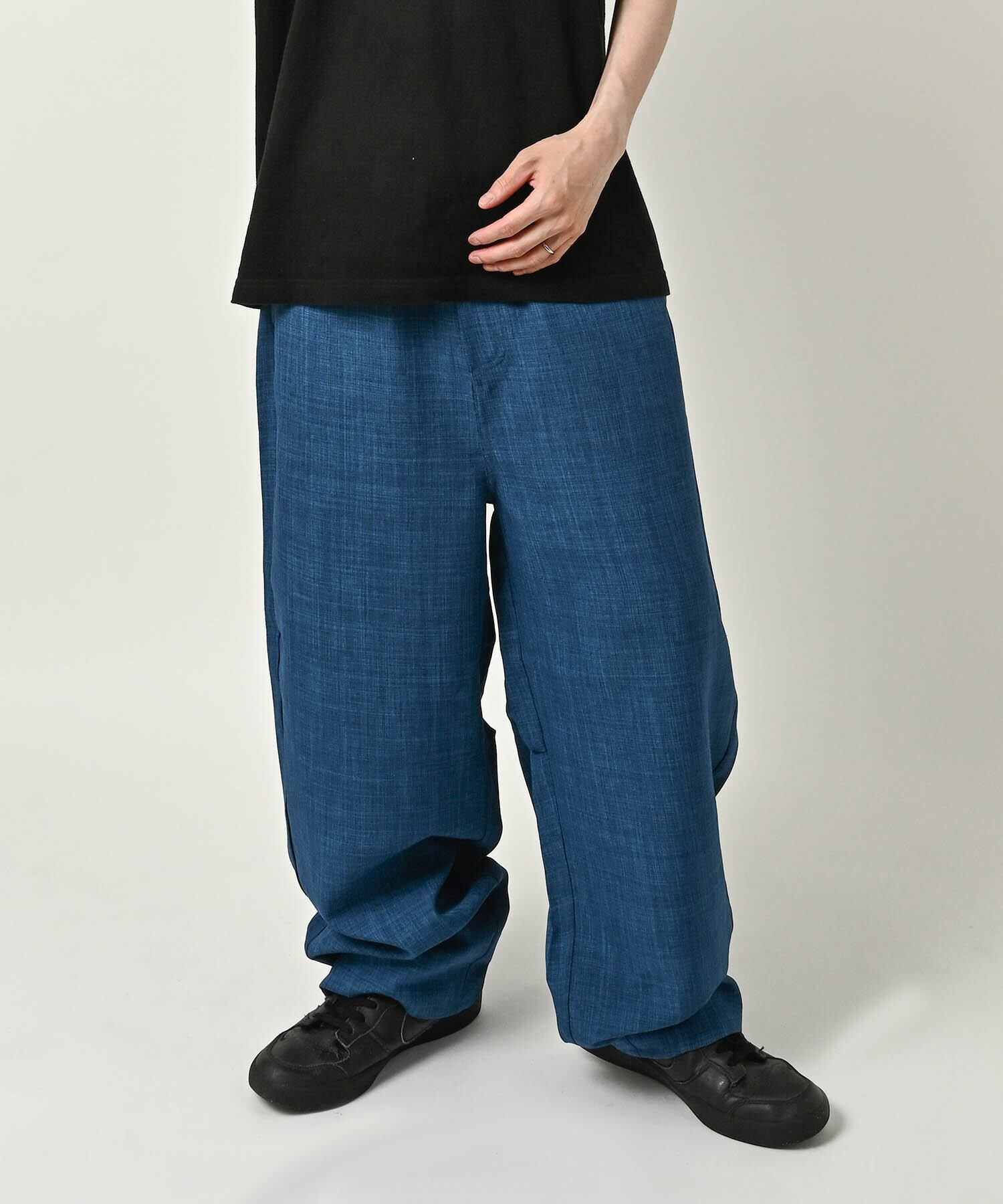 ATELANE Linen-like fabric easy curve pants (NAV) 26A-18170