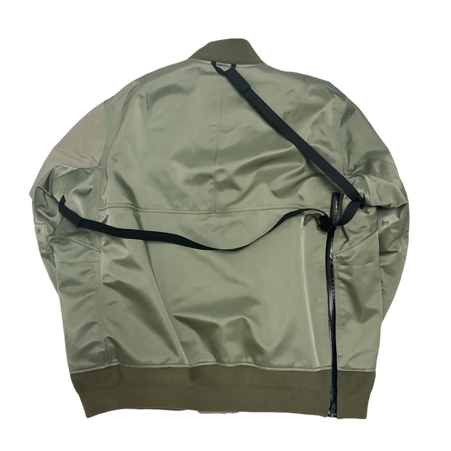 sacai 22SS ACRONYM Bomber Jacket | A WORD.ONLINE SHOP sacai 22SS ACRONYM Bomber Jacket | A WORD.ONLINE SHOP