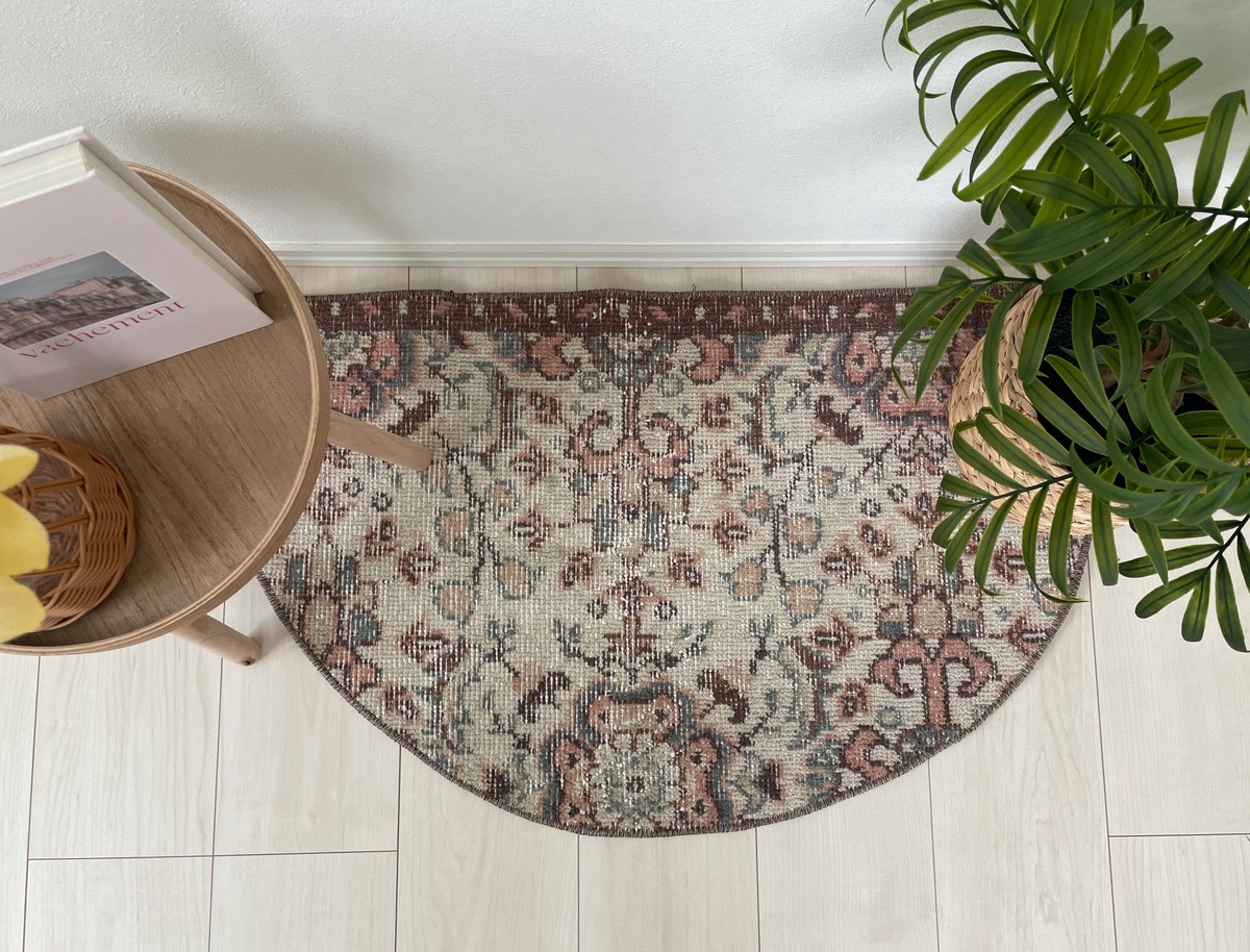 70's vintage half round rug -