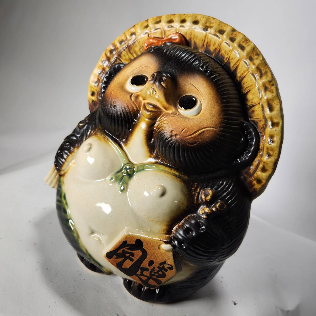 お願い狸メス 7号 （信楽焼き・陶器・たぬき・タヌキ・置物・B083-06