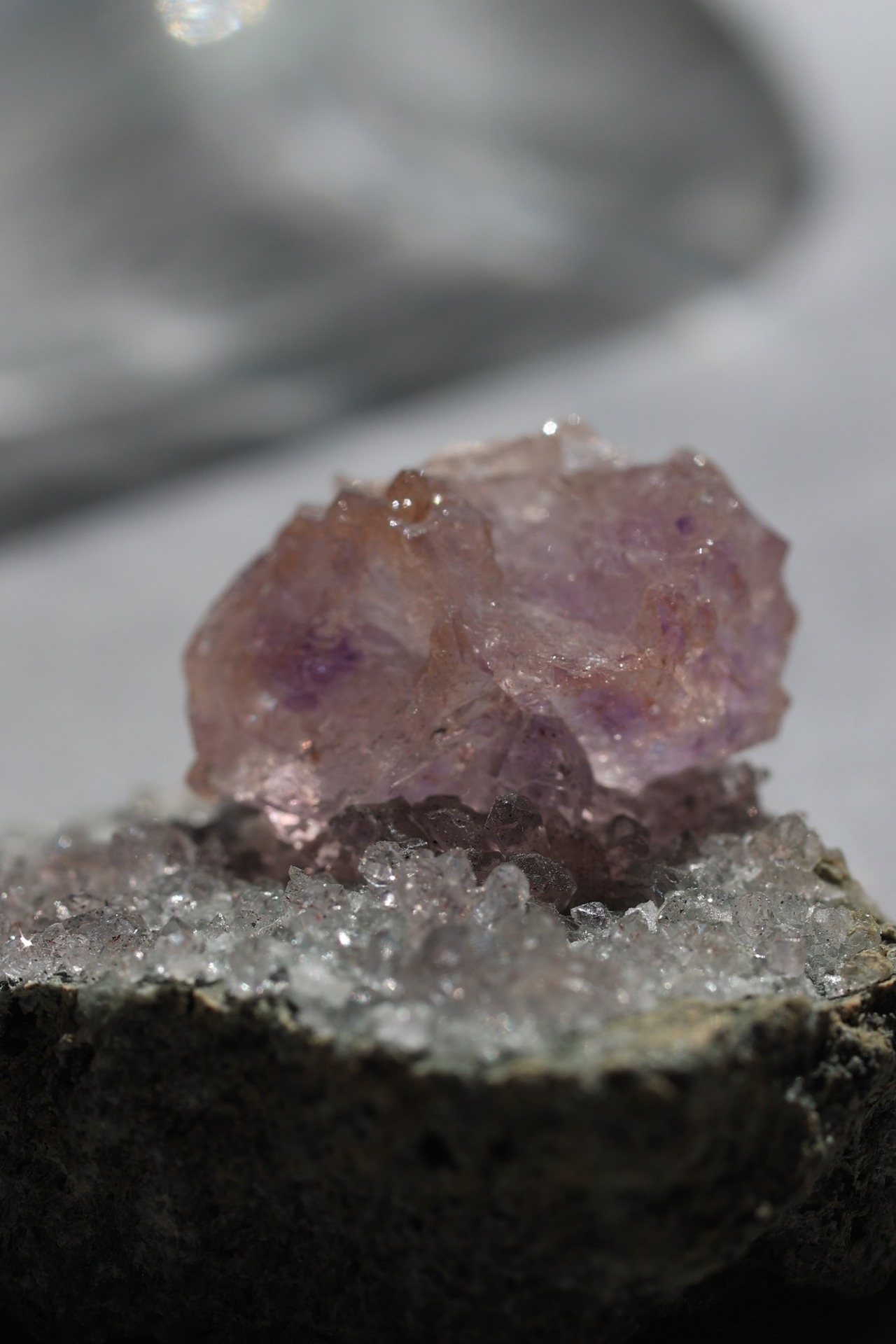 カルール産 ルチル イン アメジスト 「朝露と薔薇」Amethyst  ◇ 天然石・鉱物・パワーストーン・原石 | st00339