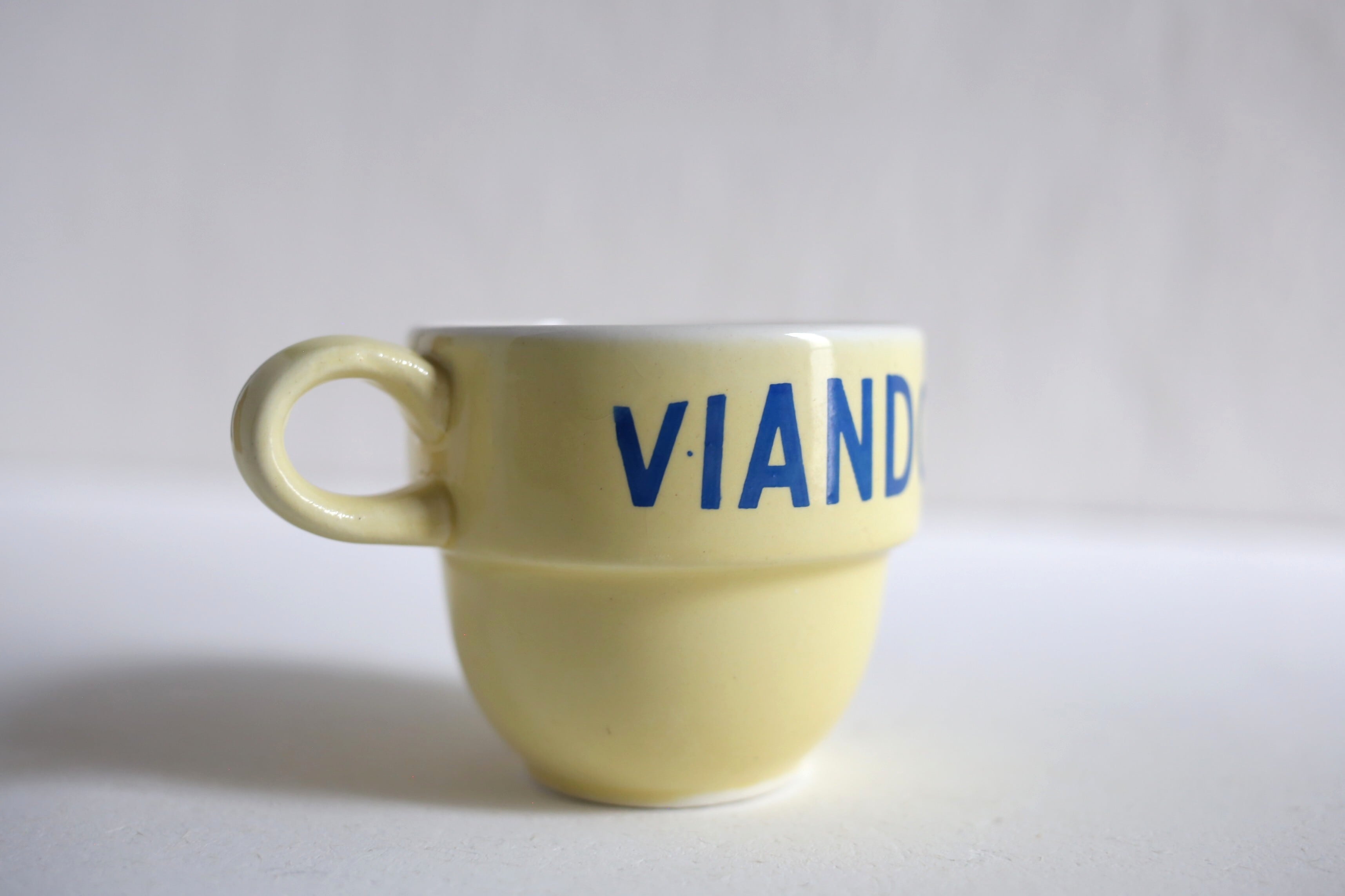 フランス アンティーク ヴィンテージ 『VIANDOX』 カップ N-05760