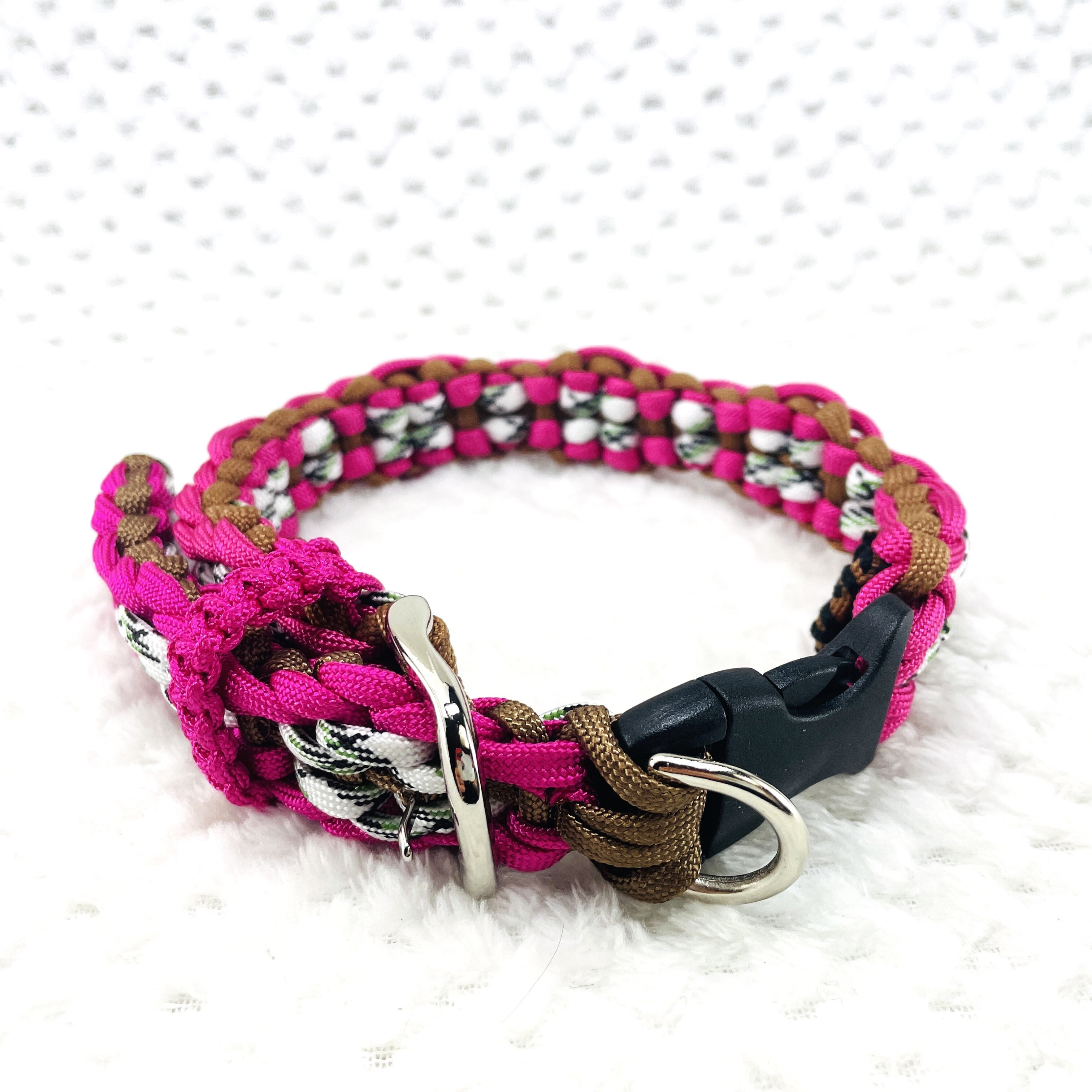 公式]パラコードでマクラメ編み犬首輪#244 サイズ調節可能ワンタッチ