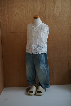 EMBROIDERY LACE VEST