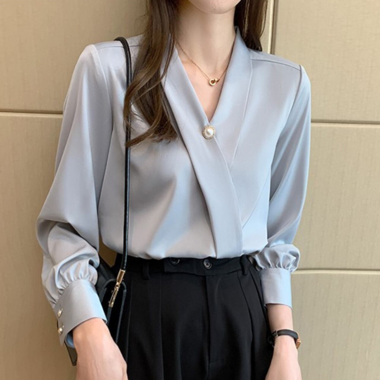 シャープカラーVネック長袖ラップ風ブラウス K1011