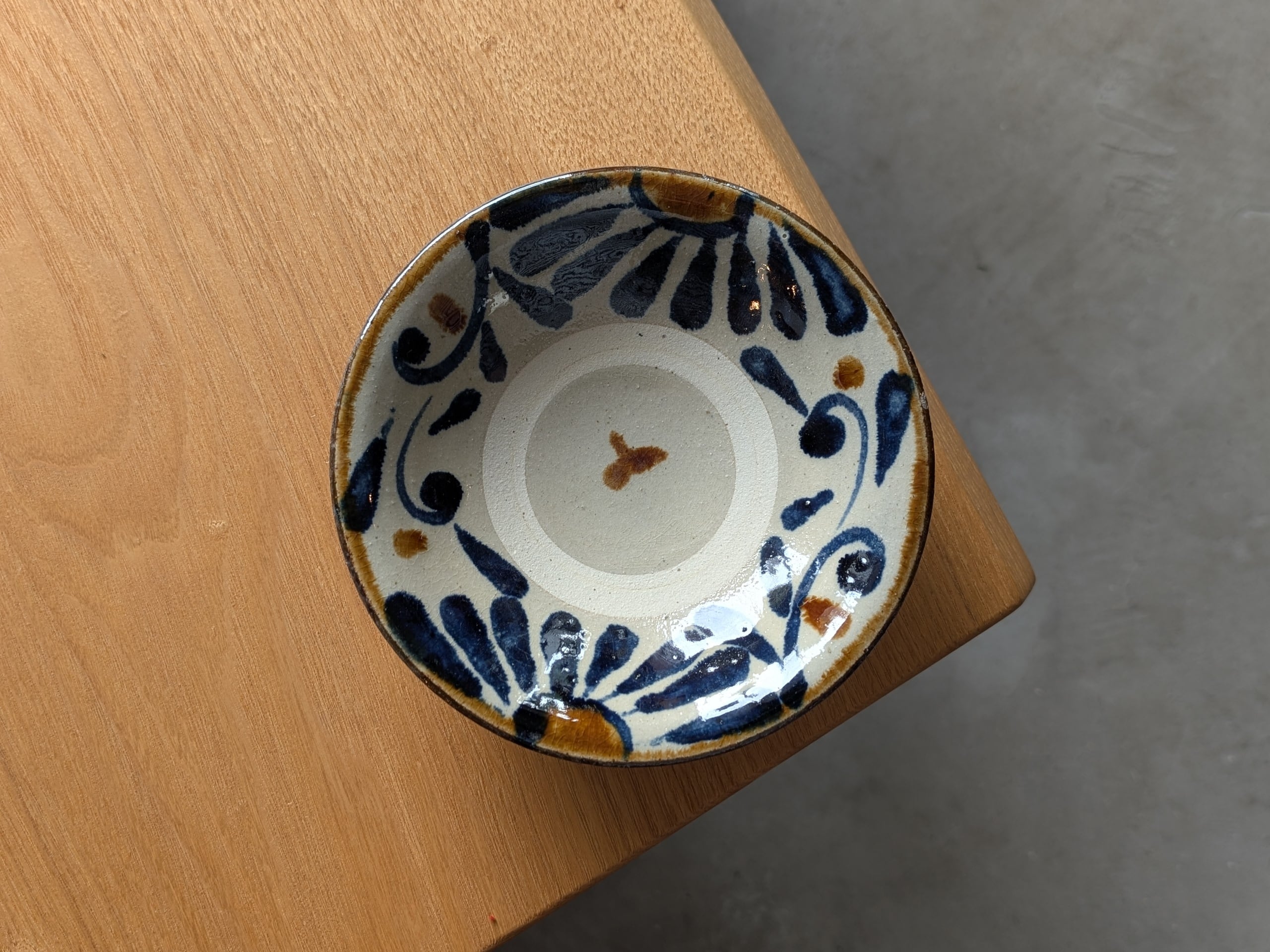 やちむん 5寸皿（唐草・3色） | 勝窯 | inoya | Basic Life Store