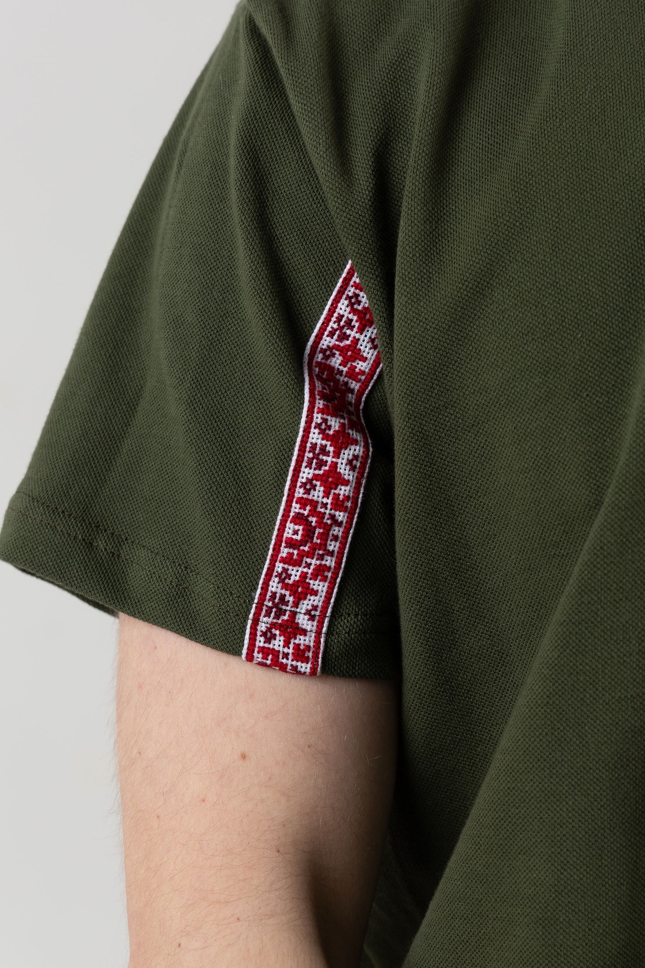 【男女兼用モデル】ウクライナ手刺繍ヴィシヴァンカ　半袖　フリーサイズ - 6