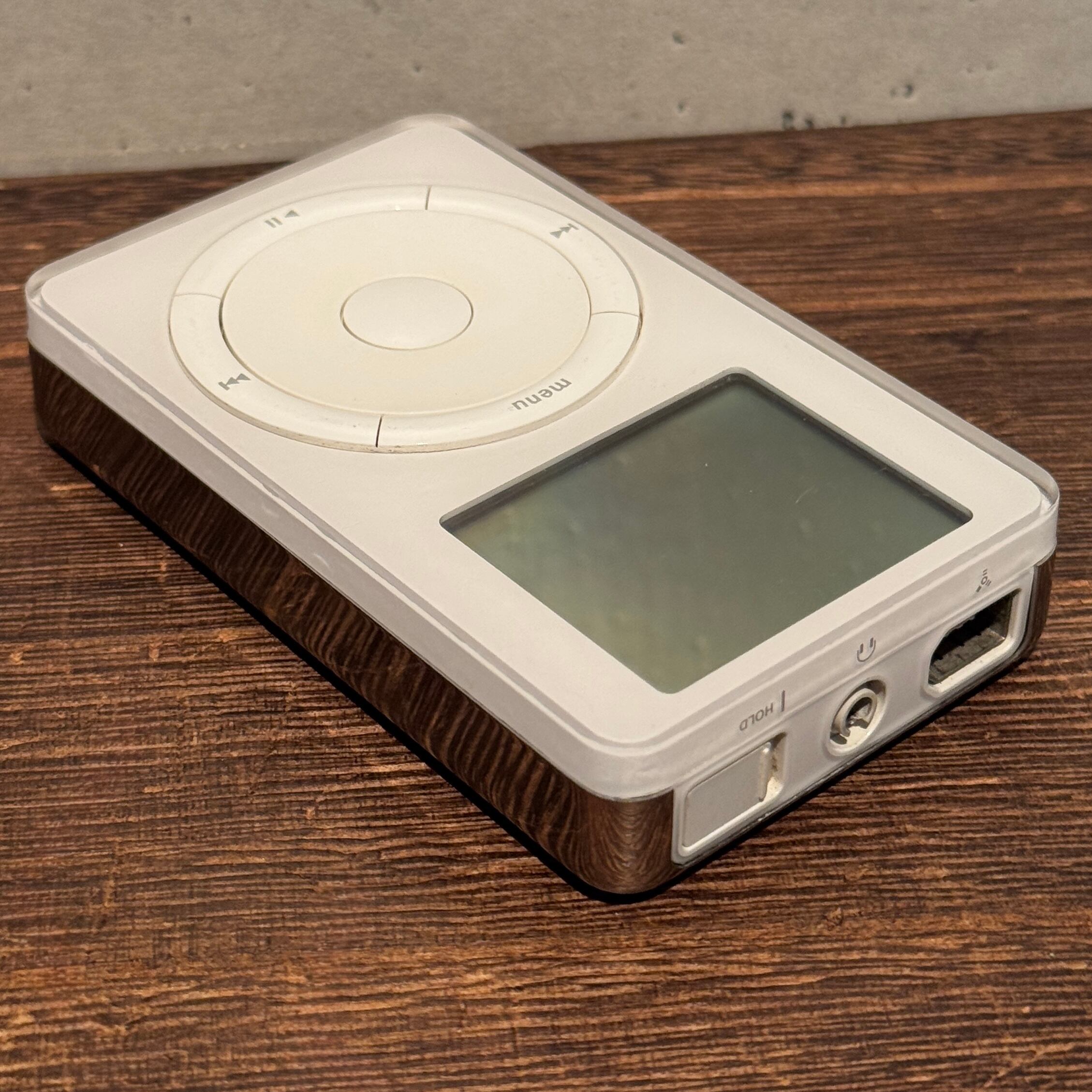 Apple 初代 iPod 5GB｜充電アダプター・ケーブルセット | Happy Pod