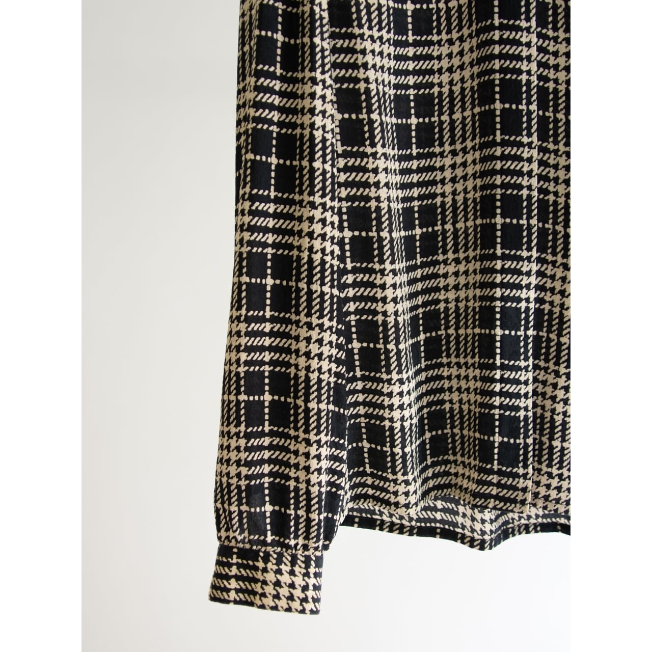 【Aquascutum】Made in Switzerland Silk Blouse（アクアスキュータム スイス製シルクブラウス）