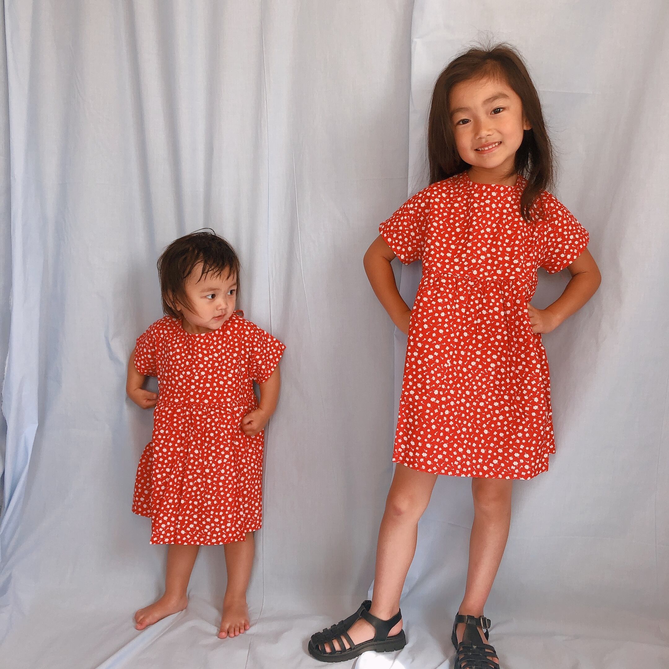 即納 小花ワンピース90 130 お出かけコーデ プチプラキッズ 姉妹コーデ 可愛い海外子供服 ワンピース プチプラ海外子供服 Shiny 姉妹コーデ 可愛い女の子ファッション通販
