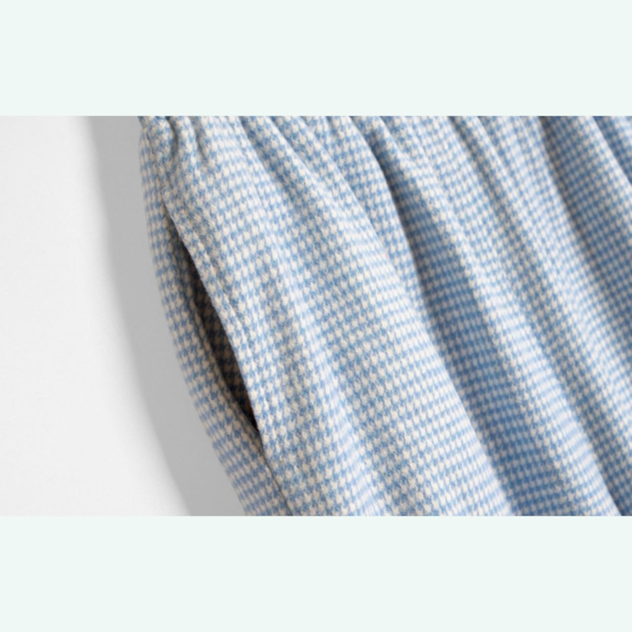 やさしい空色チェックのリラックスパンツ《i0799》