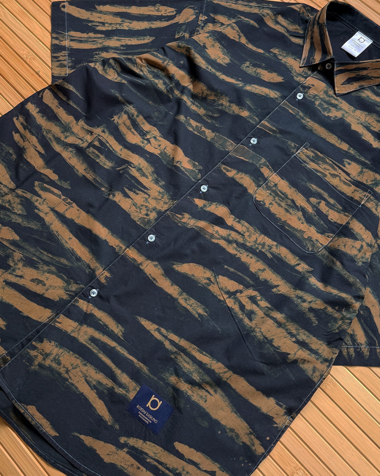 【1着限定販売 / 最短即日発送】ろうけつ藍染めブロード ルーズフィットシャツ 爪痕