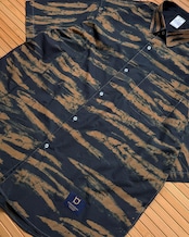 【1着限定販売 / 最短即日発送】ろうけつ藍染めブロード ルーズフィットシャツ 爪痕