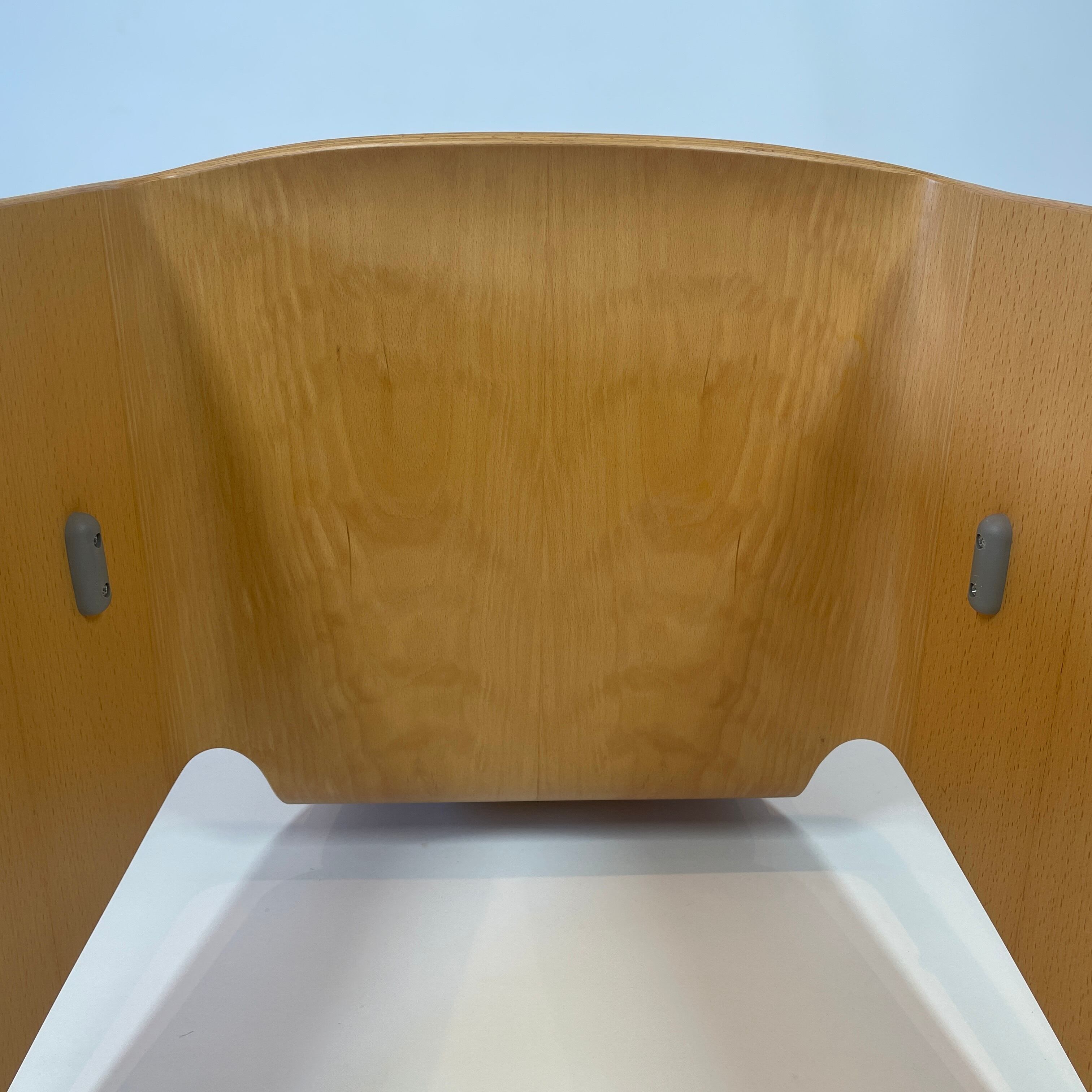 NXT chair by Peter Karpf | KOHSEKI