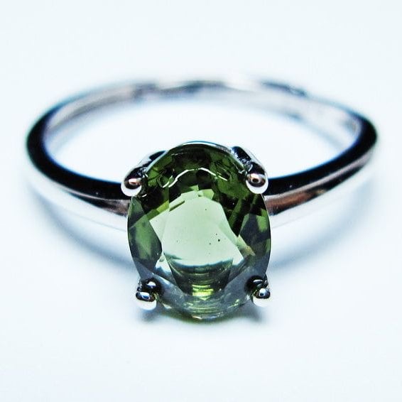 モルダバイト リング モルダウ石 指輪 フリーサイズ 13号 一点物 メール便可 [M便 1/20] 199-688