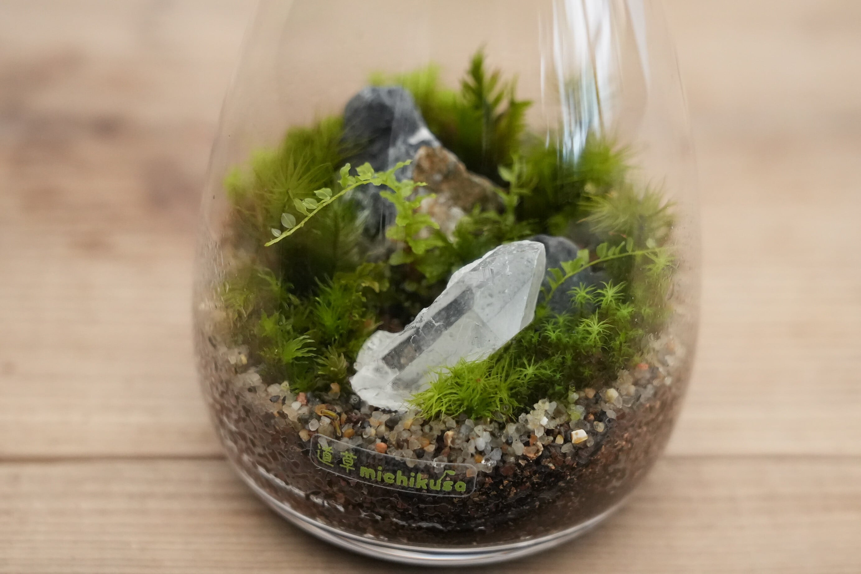 水晶原石（中粒）150g入り【レイアウト用】 | 苔テラリウム専門