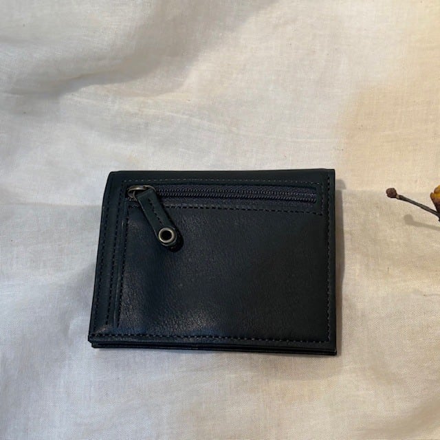 B.stuff　「エイミーⅡ」ミニマム三つ折りお財布(シダーウッド)