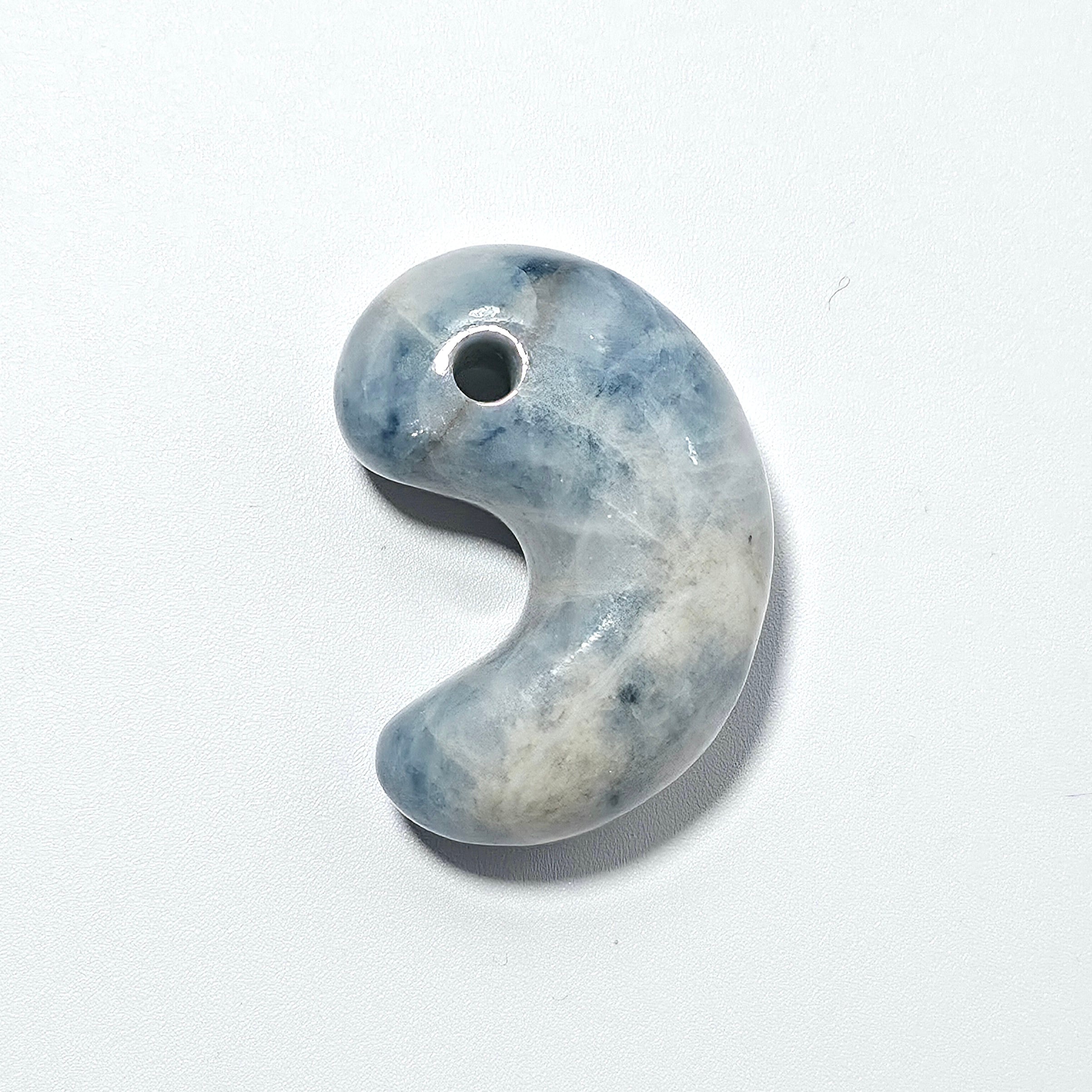 勾玉 | 糸魚川翡翠工芸家 赤羽可行BASE